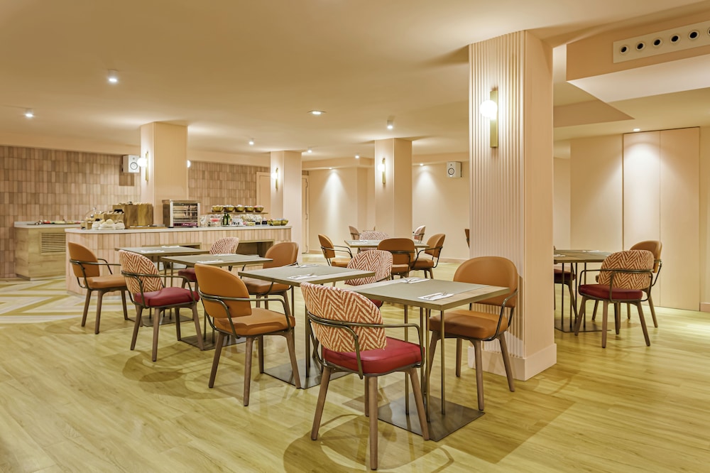 restaurant cafeteria