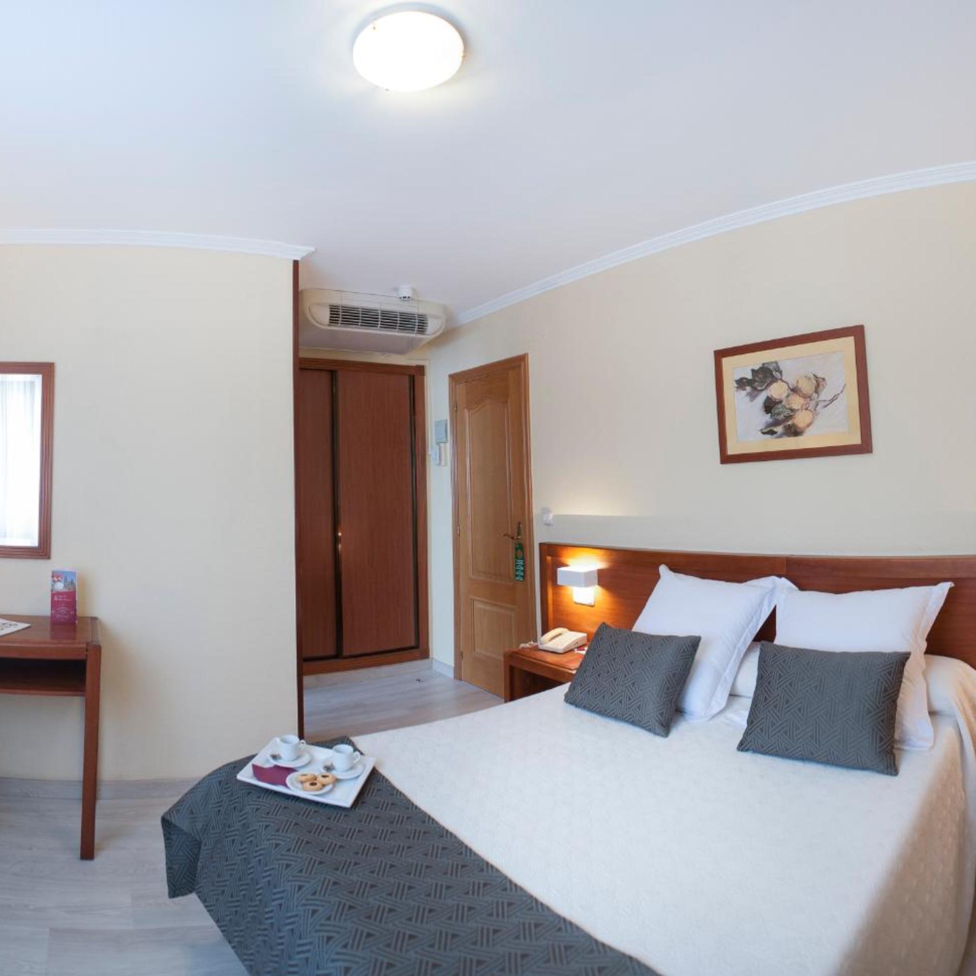 Room, Twin Beds
