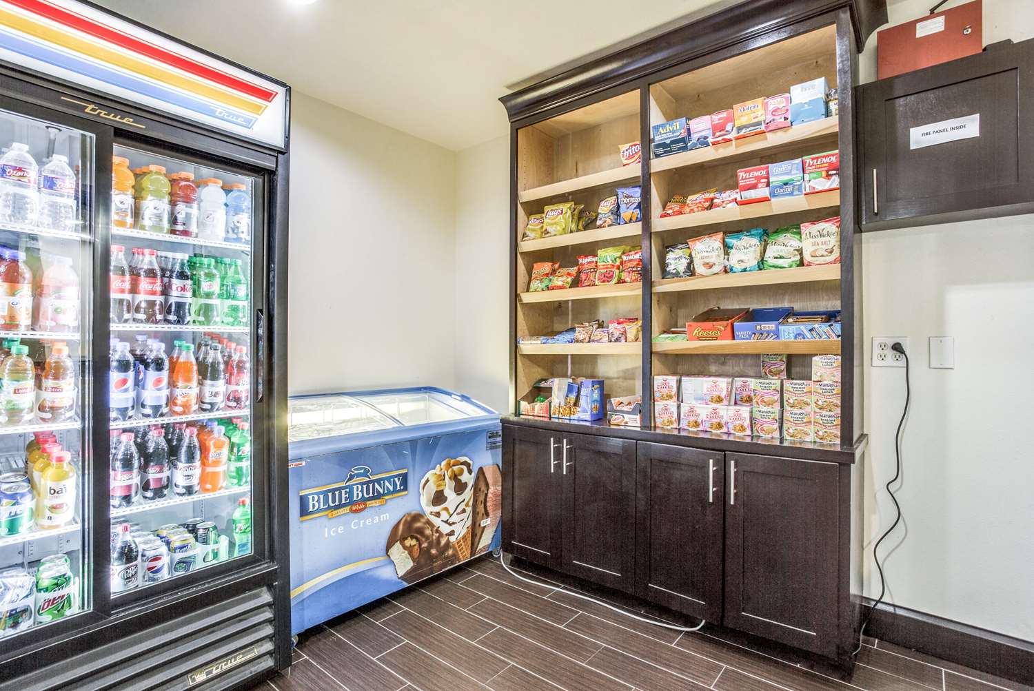 Comfort Inn & Suites Love Field Dallas Market Center 9/37