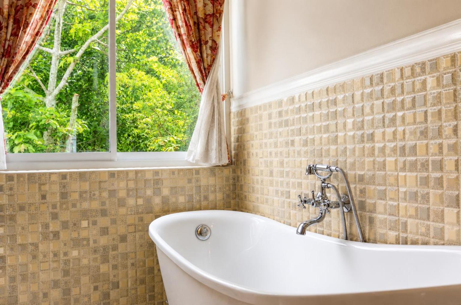 Hillsborough The English Country House 47/50