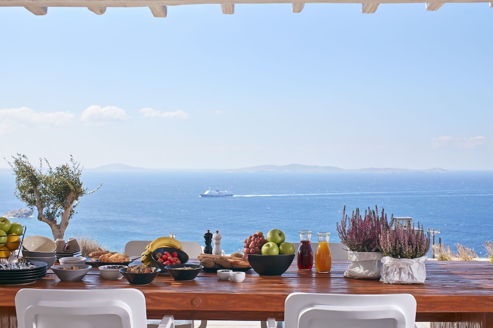 AMMOS VILLAS IN HOULAKIA 32/37