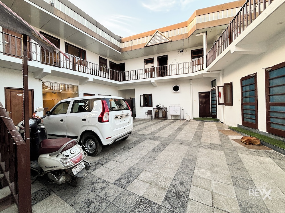 HOTEL SUNNY COT 44/55