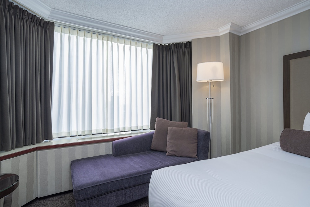 Sandman Signature Edmonton Downtown Hotel 21/46