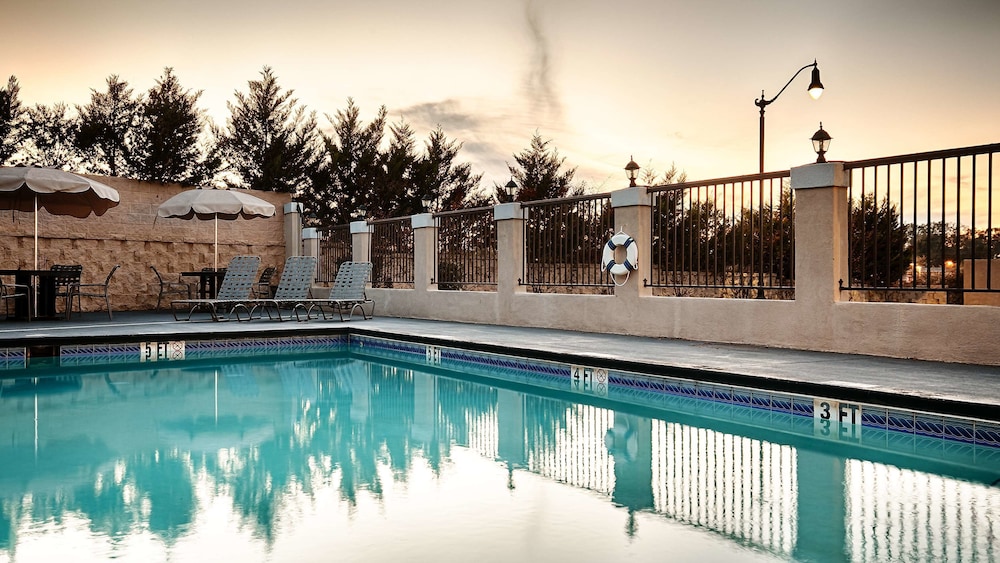 Best Western Plus Circle Inn 2/30
