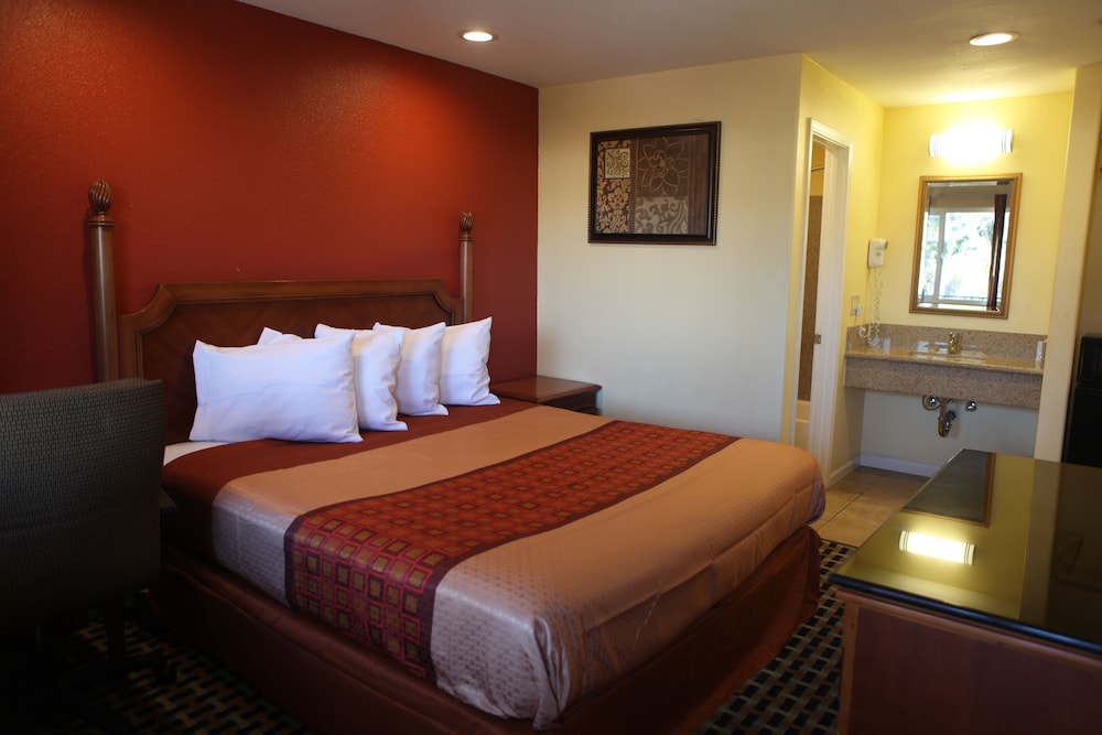 Bay Breeze Inn 12/56