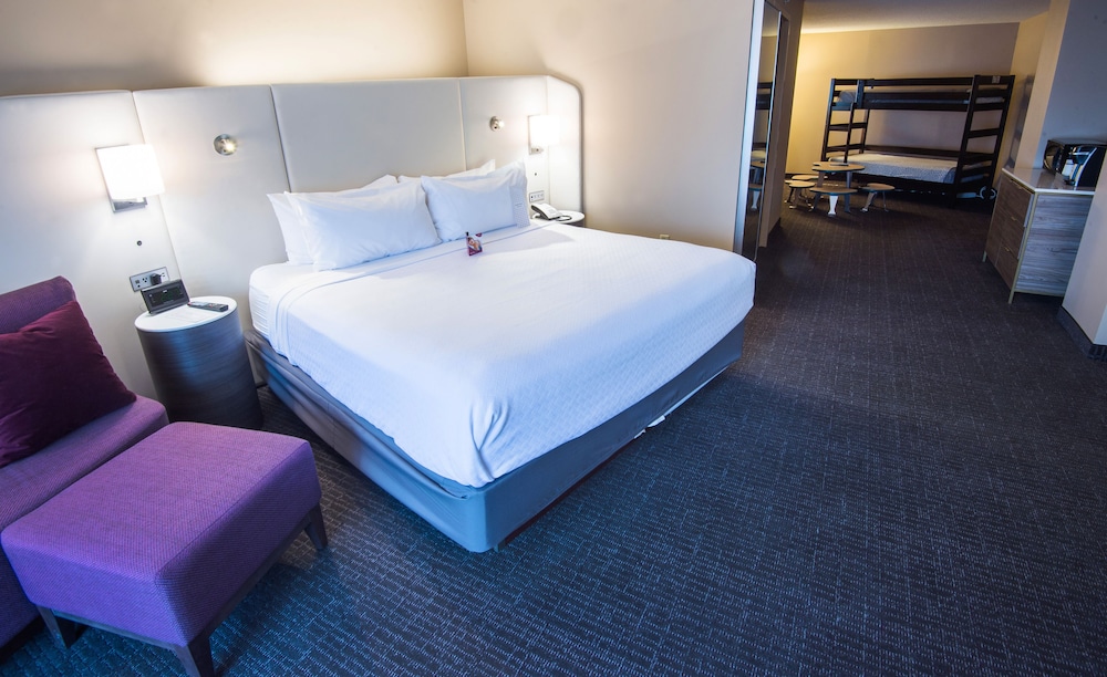 Crowne Plaza Cleveland At Playhouse Square An Ihg Hotel 17/77