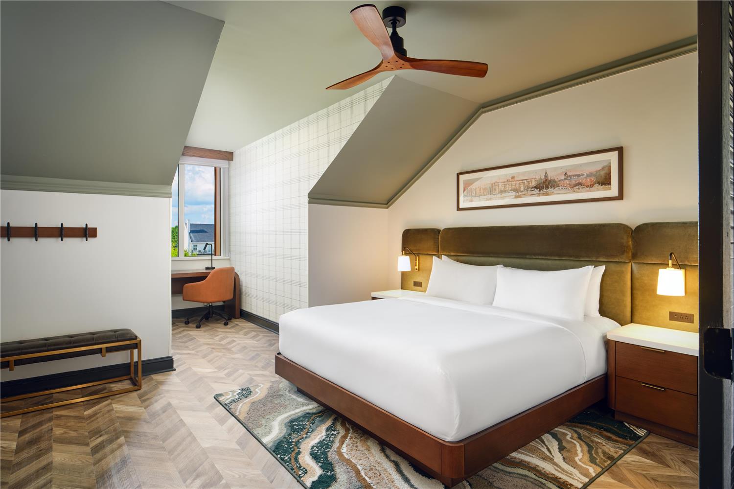 Suite, King Bed, Water View
