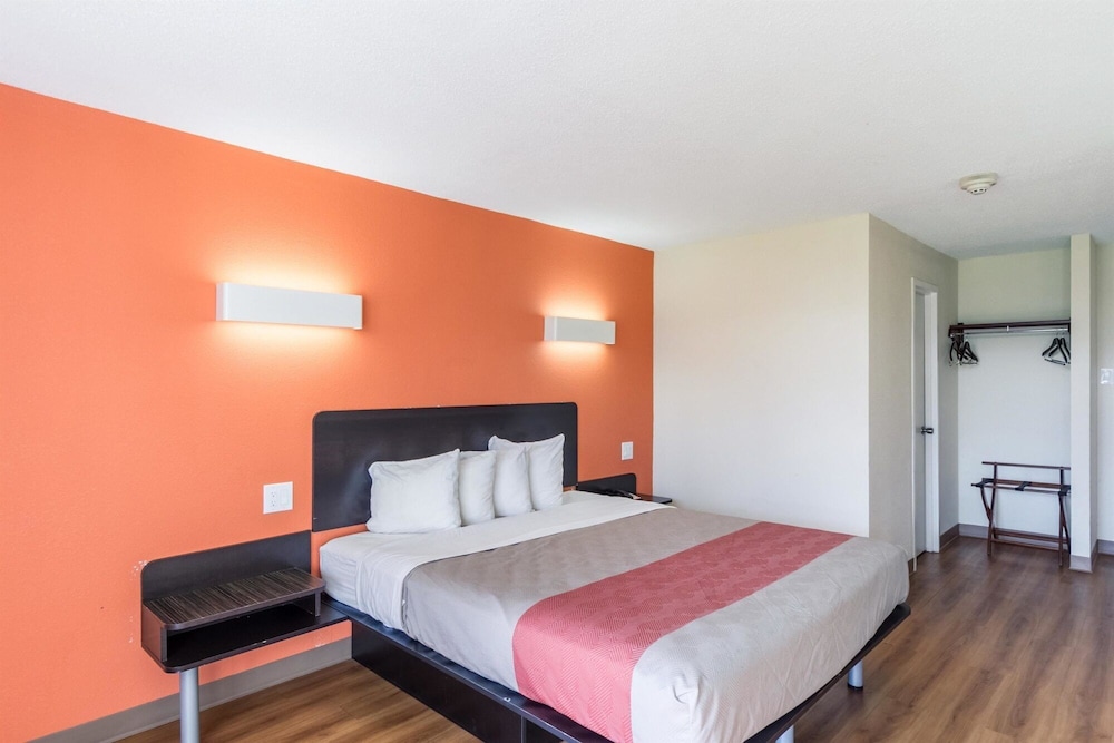 Motel6 New Brunswick, NJ 14/42