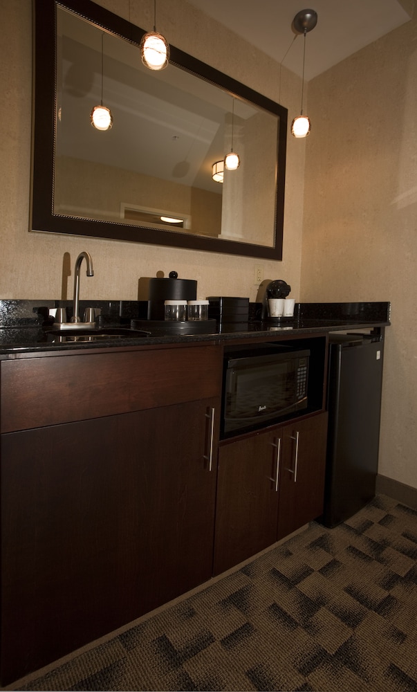 Embassy Suites Buffalo 17/65