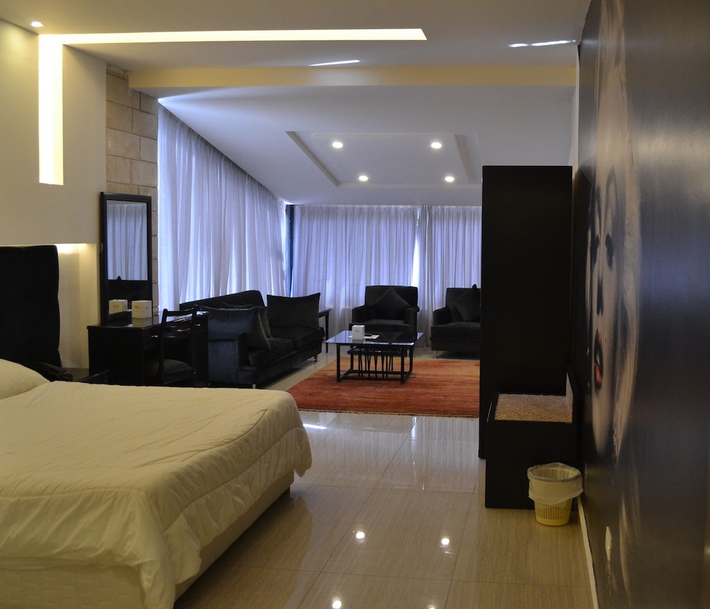 PLATINUM HOTEL 20/45