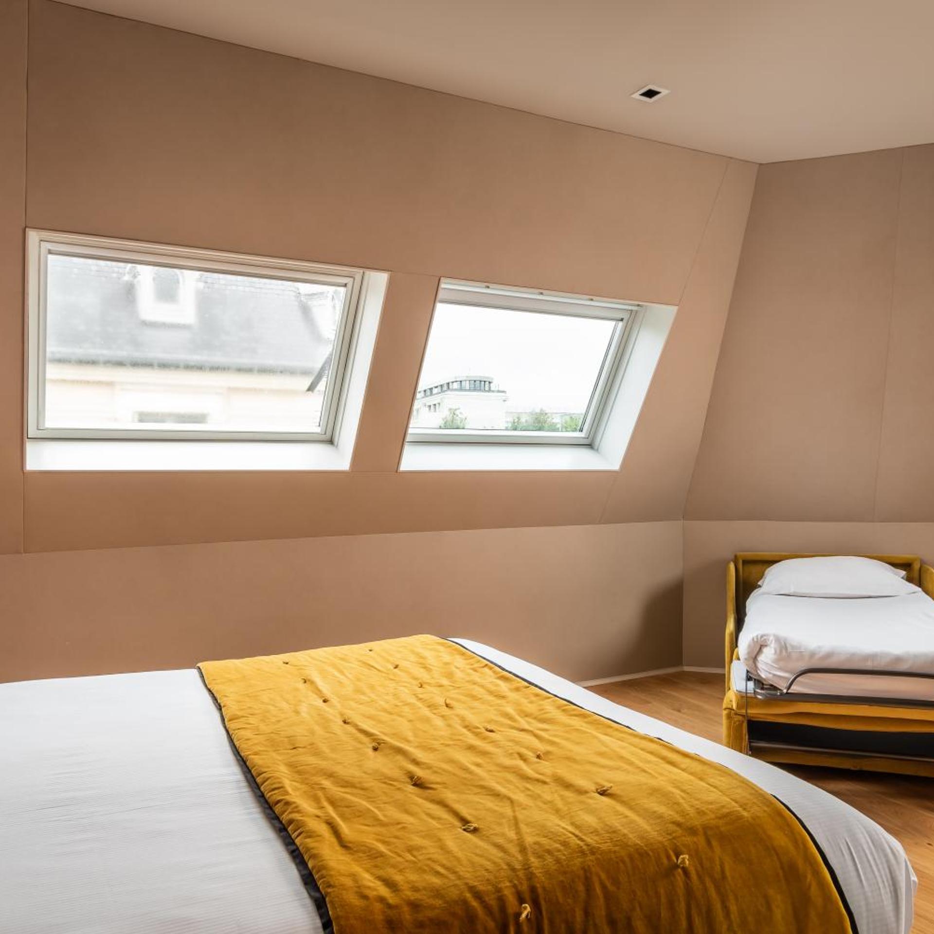 Room, Triple, Sofa