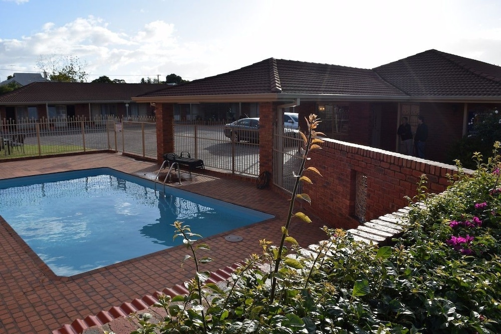 AUSTRALIAN SETTLERS MOTOR INN 1/25