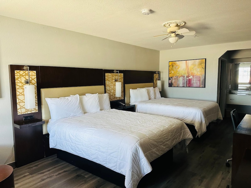 The Executive Inn Suites 25/67