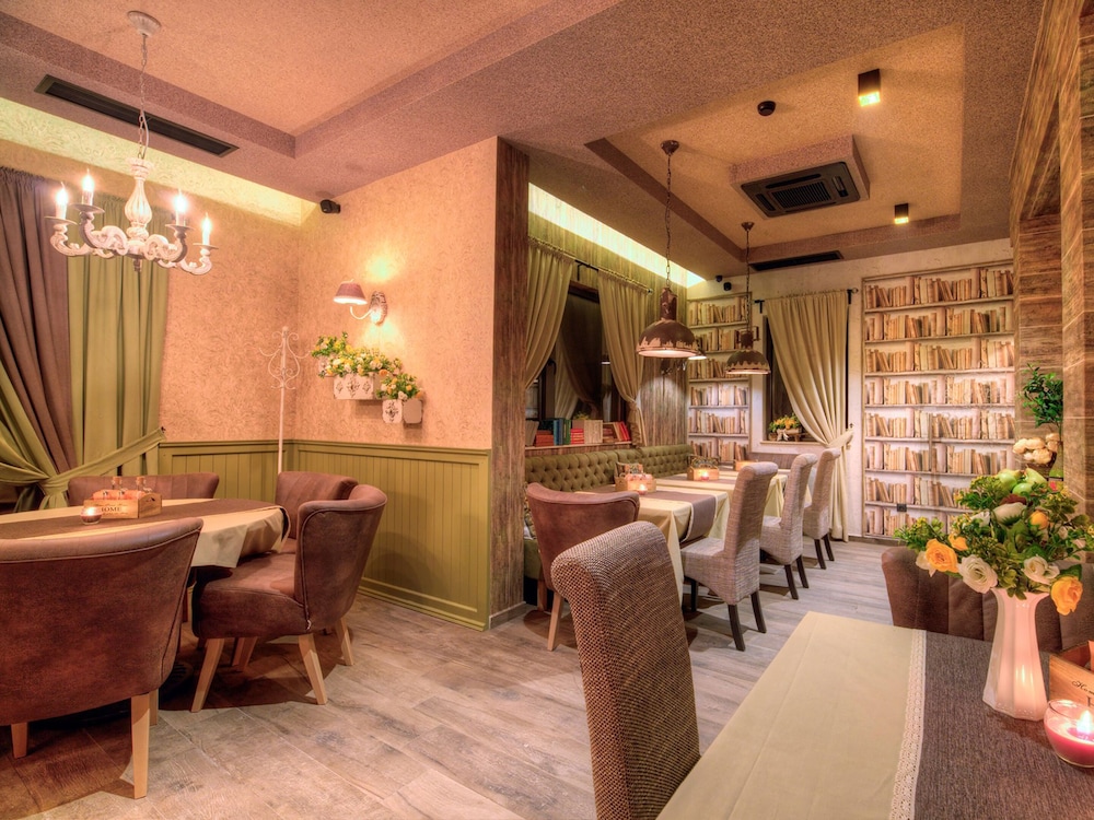 Family Hotel Agoncev 26/41