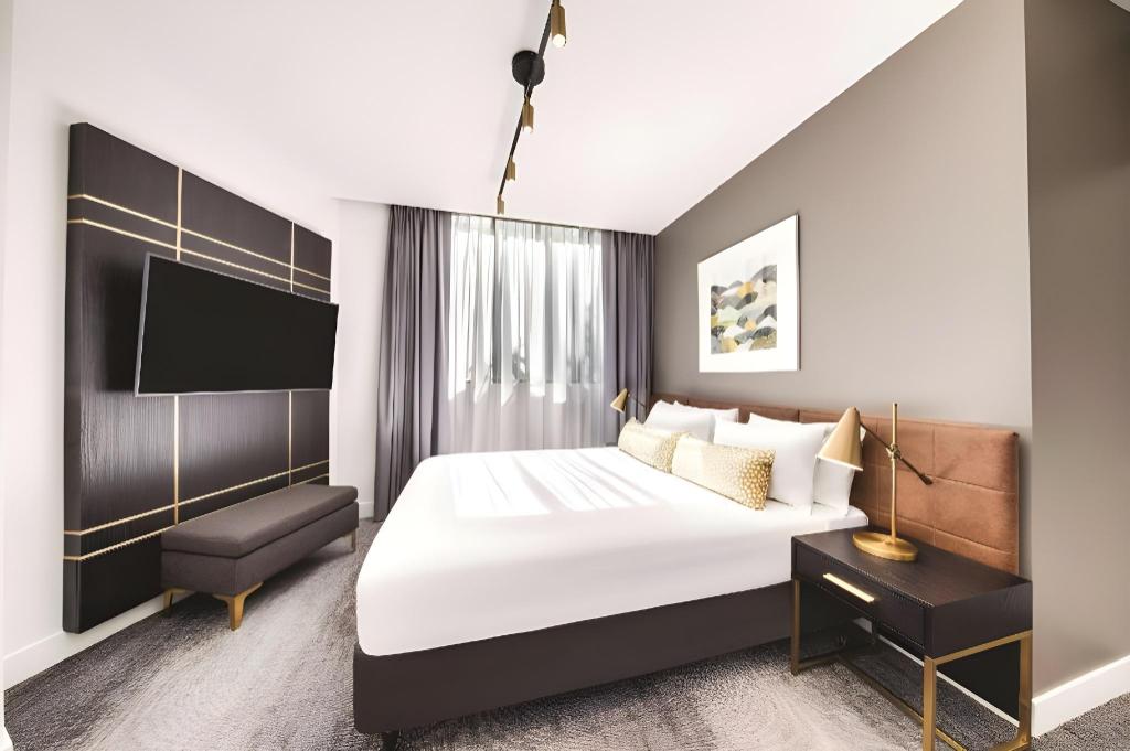 Junior Suite, Single Bed, Queen Bed, Sofa