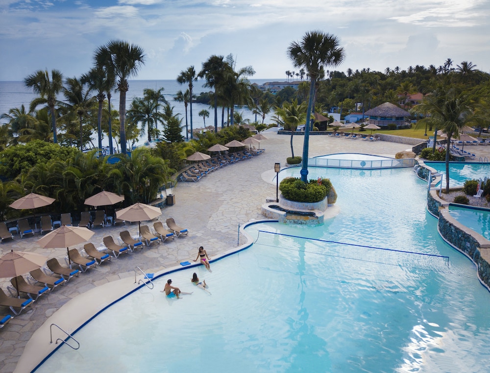Lifestyle Tropical Beach Resort & Spa 36/40