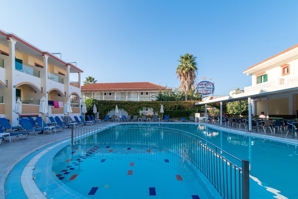 Club Zante Plaza 47/50