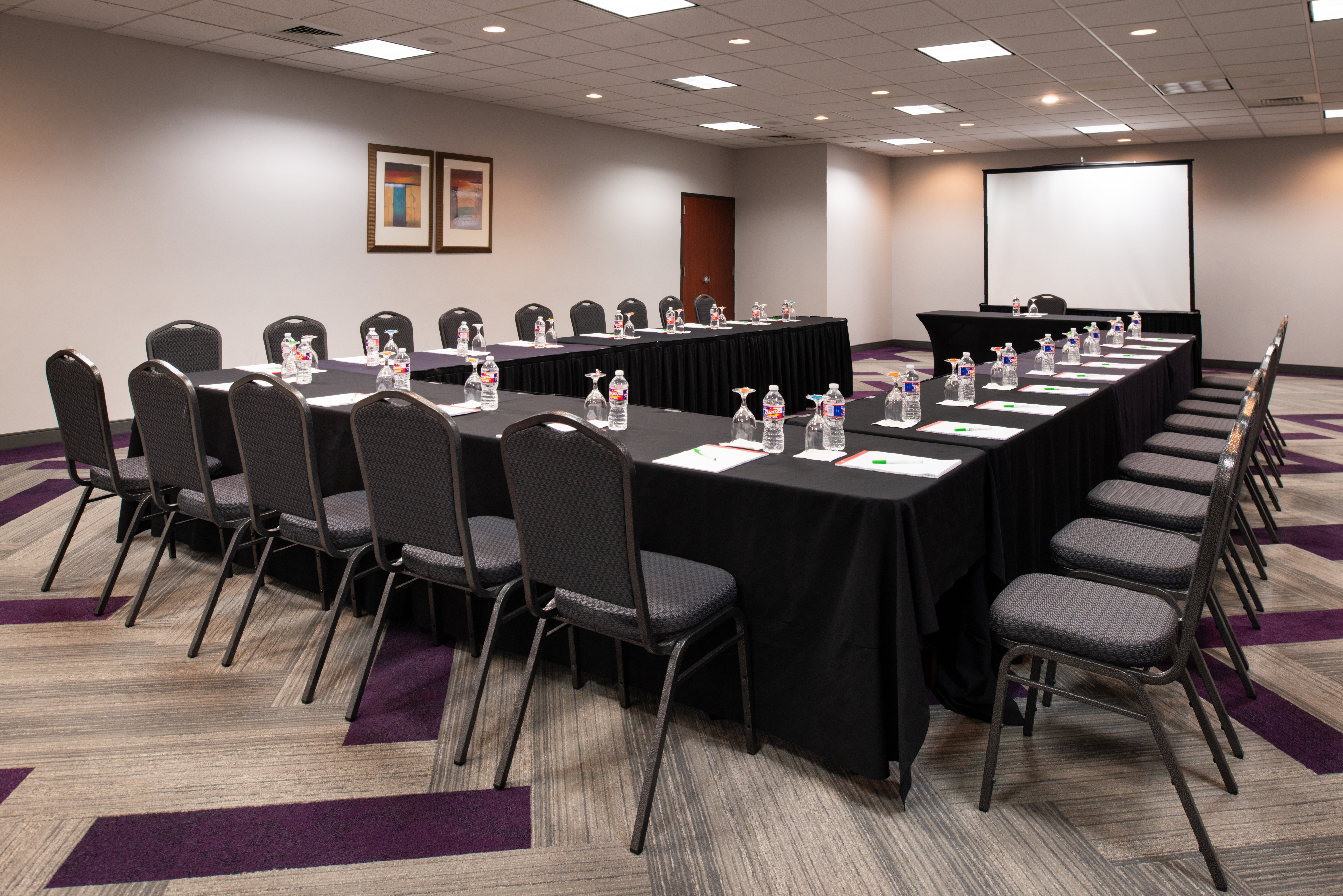Holiday Inn Hotel & Suites Beaumont Plaza (I-10 & Walden) 39/51