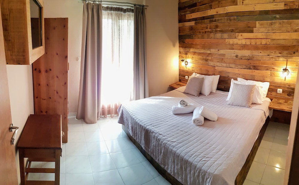 Anemos Hotel 12/59