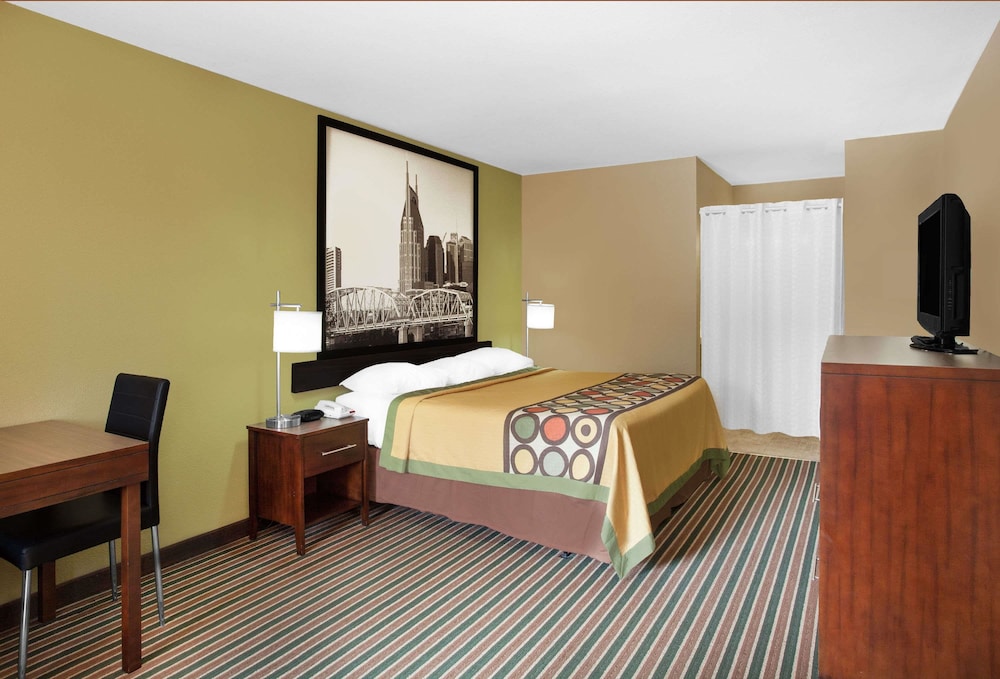 Super 8 by Wyndham Nashville West 17/41