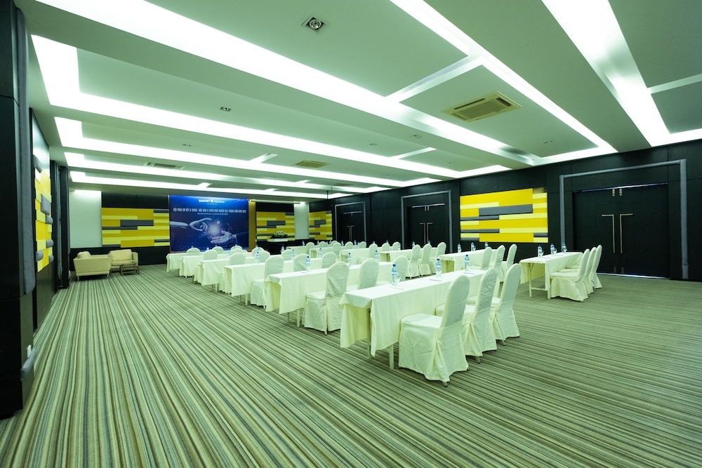 Vogue Hotel Pattaya 57/63