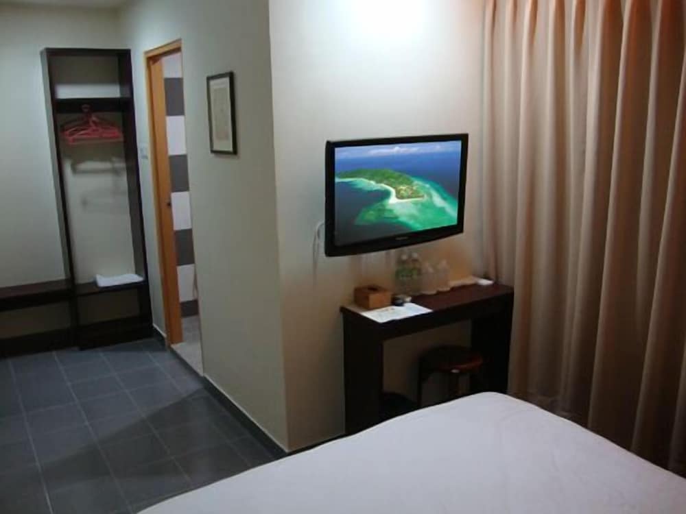 Dm Hotel 9/25