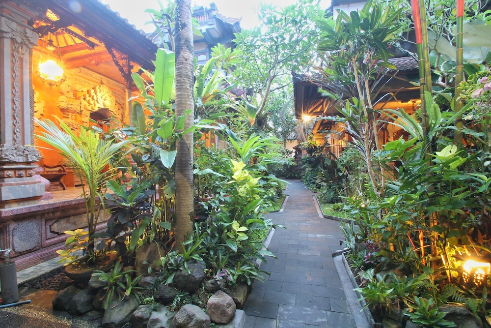 Hibiscus Cottages 53/61
