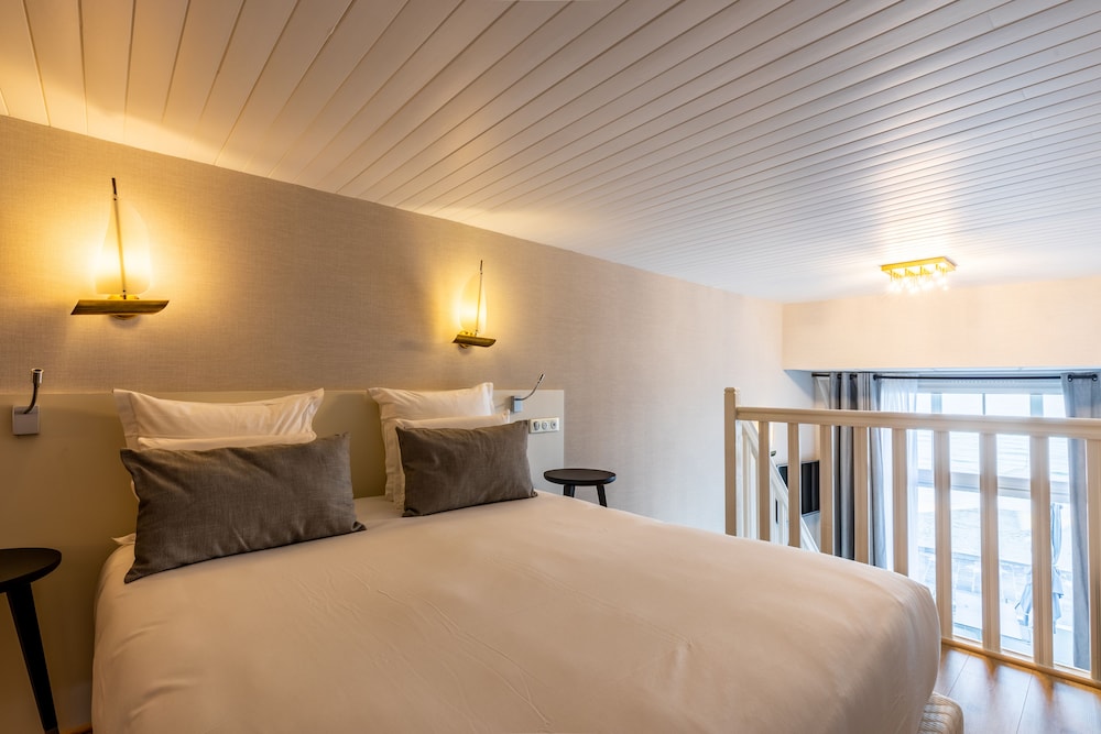 DUPLEX, SEA VIEW