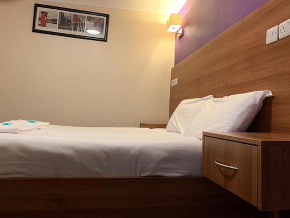Twickenham Guest House 28/49