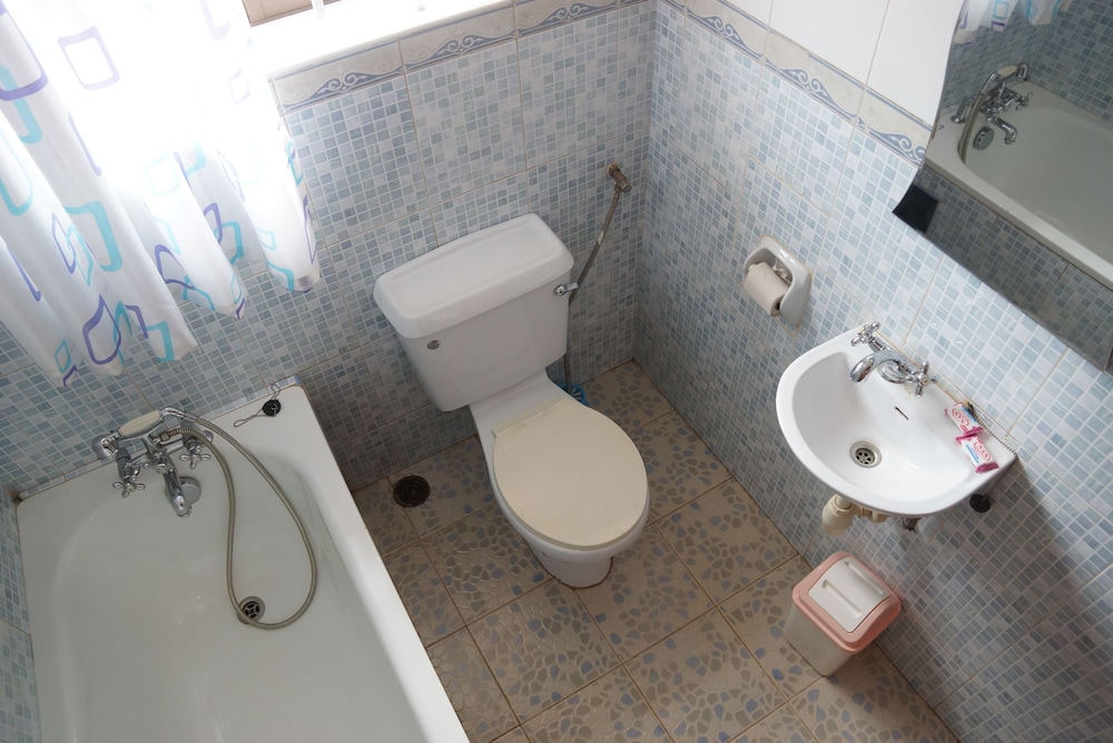 Cosmil Executive Suites 28/29