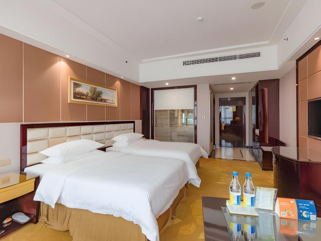 Vienna International Hotel (Zhongshan North Station) 21/57