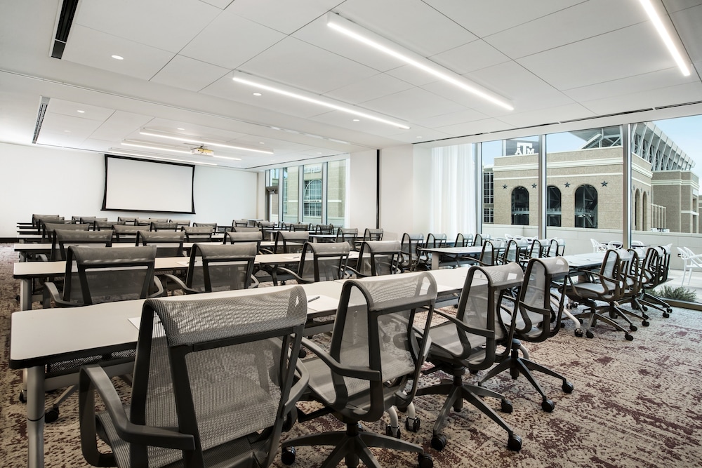 Texas A&M Hotel And Conference Center 53/63