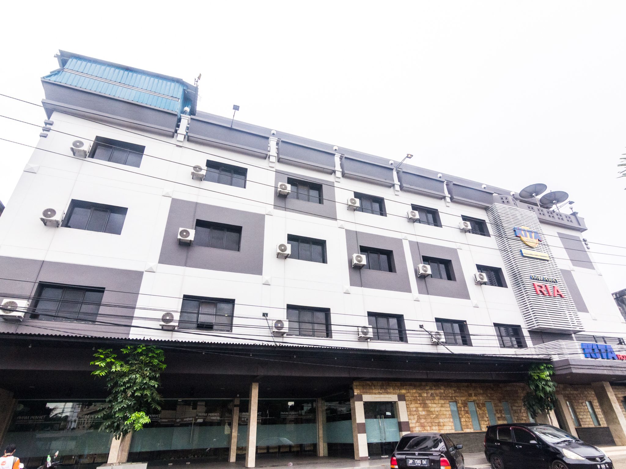 OYO 1896 Kita Hotel 3/50