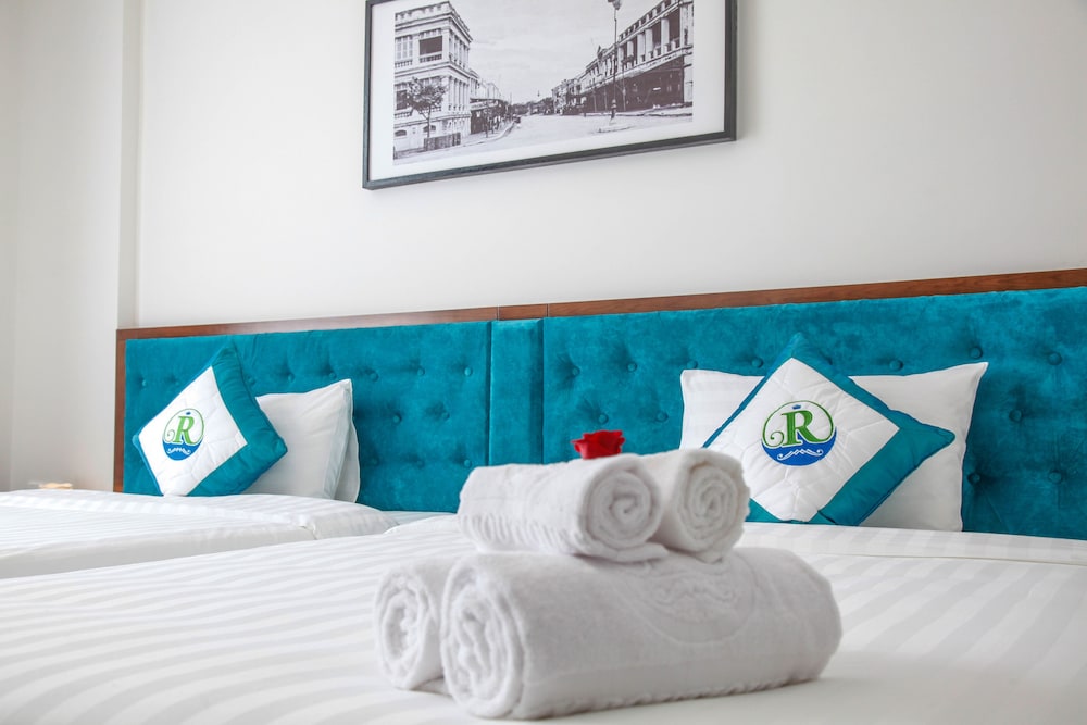 Ritzy Boutique Hotel Da Nang 59/77