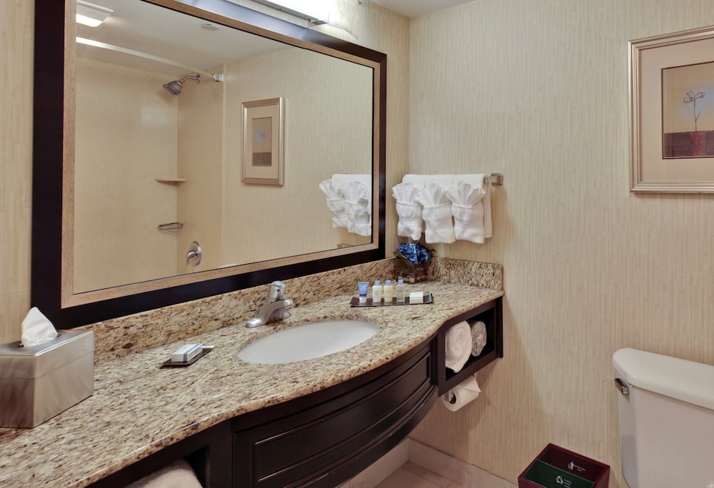 DoubleTree by Hilton Hotel Tinton Falls - Eatontown 10/51