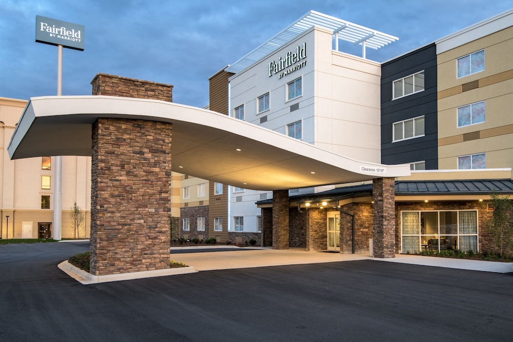 Fairfield Inn Suites Hickory 35/40