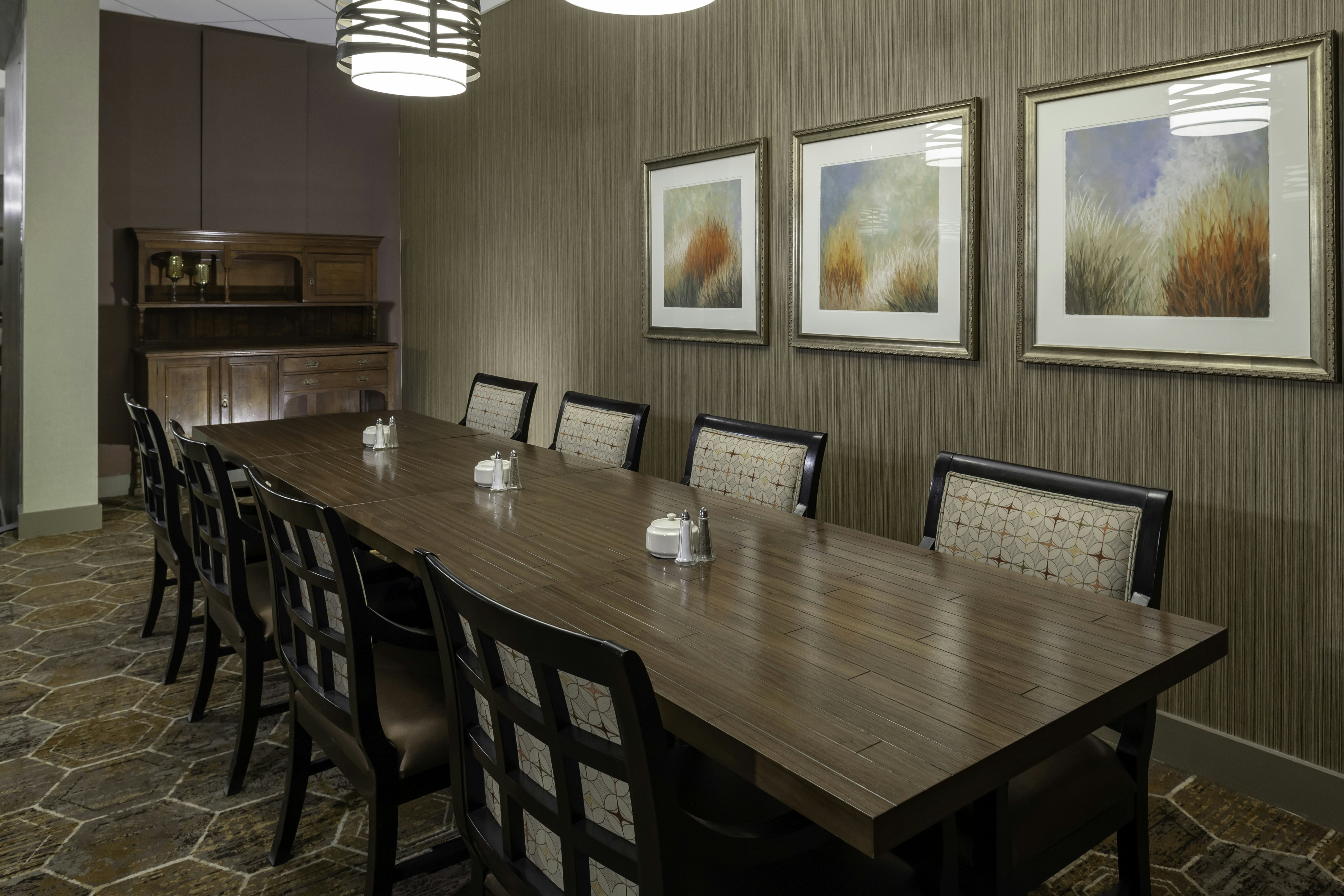 DoubleTree by Hilton Kansas City Overland Park 26/37