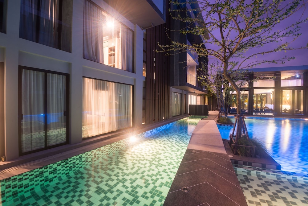 Maya Phuket Hotel 46/50