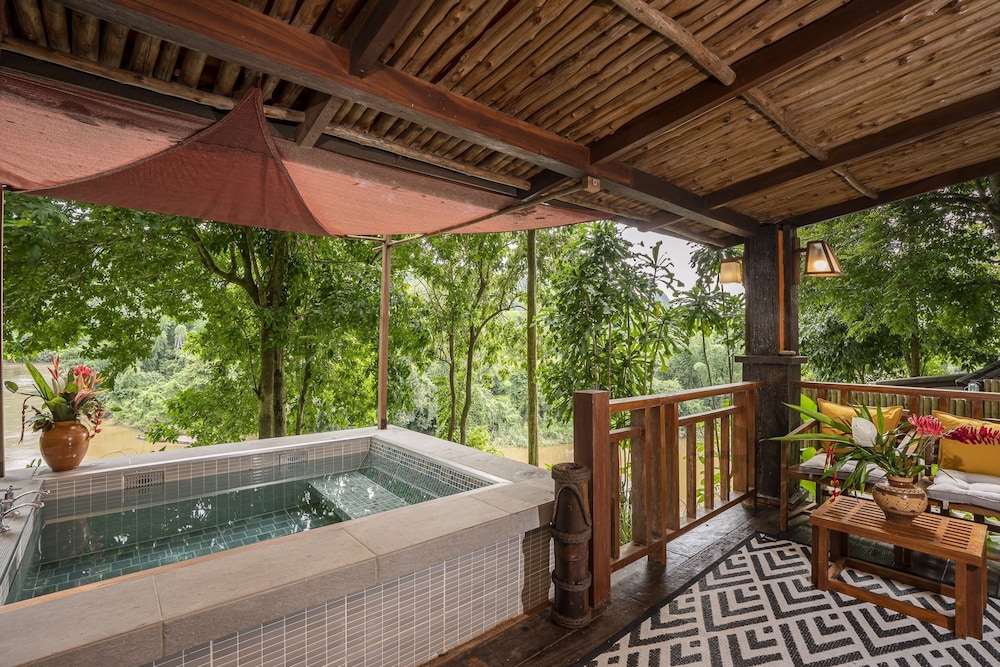 swimming pool spa