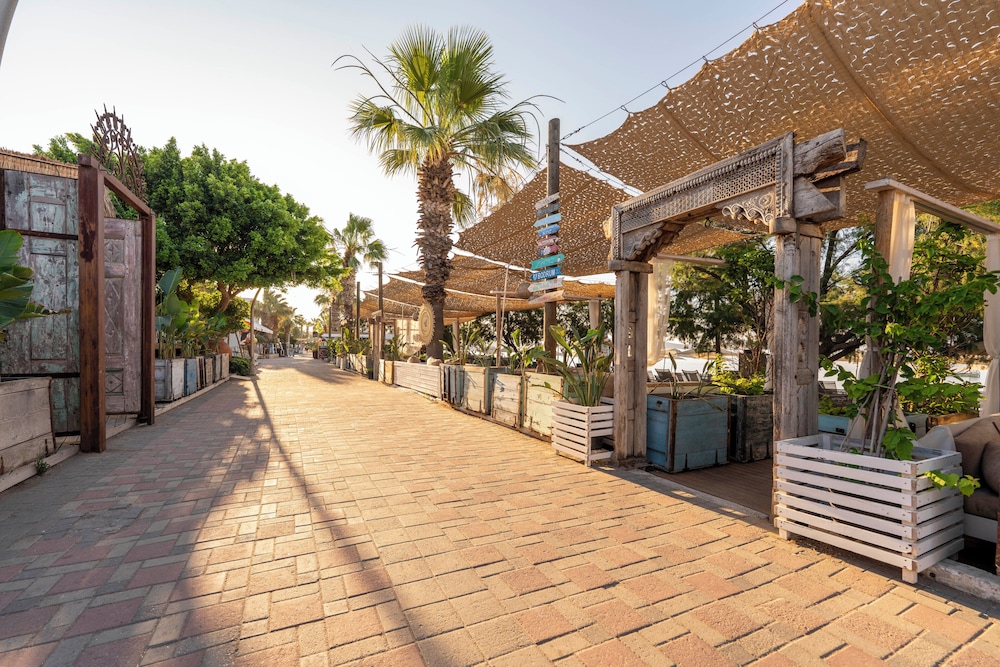 Kefi Beach And Suites 41/50