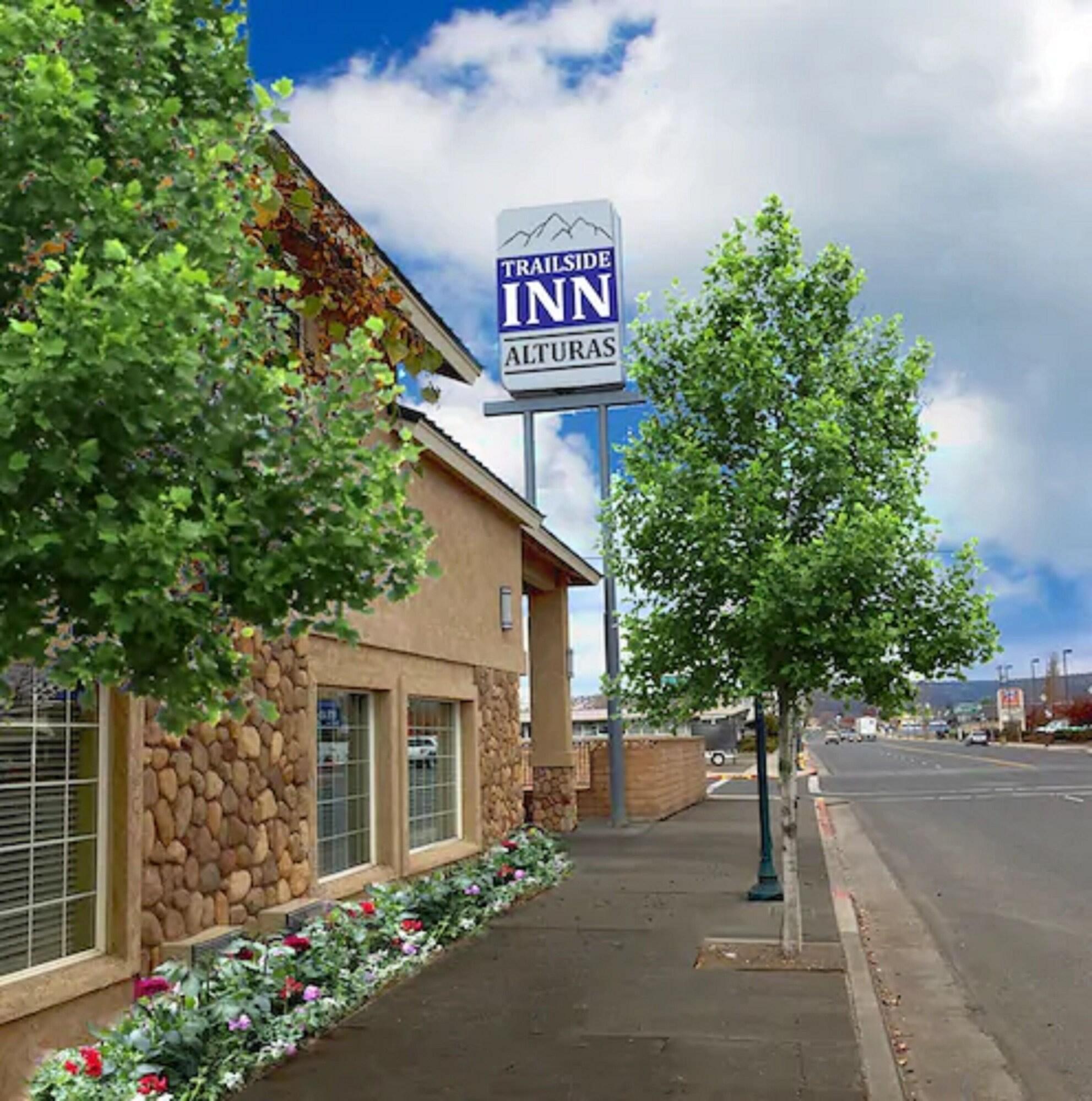 Best Western Trailside Inn 39/41
