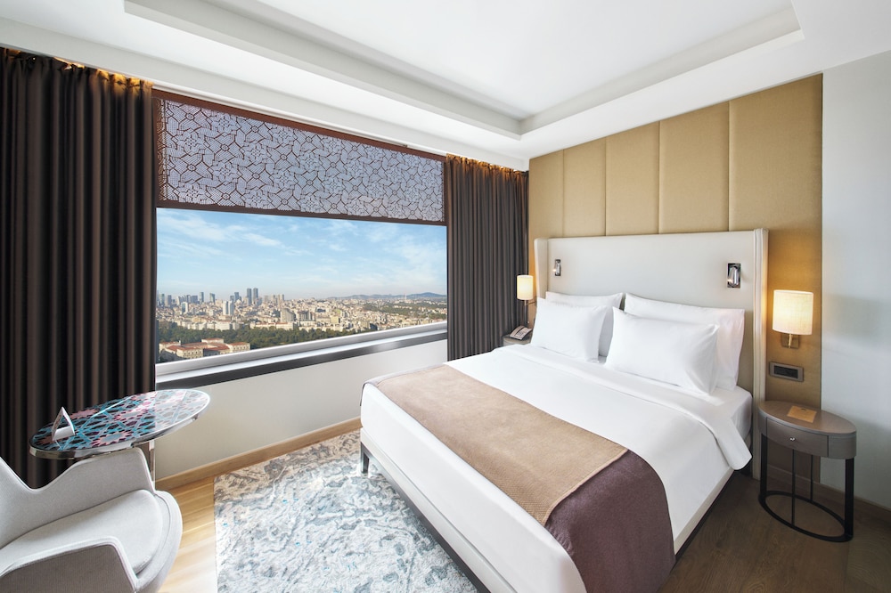 ROOM, BOSPHORUS VIEW, CORNER