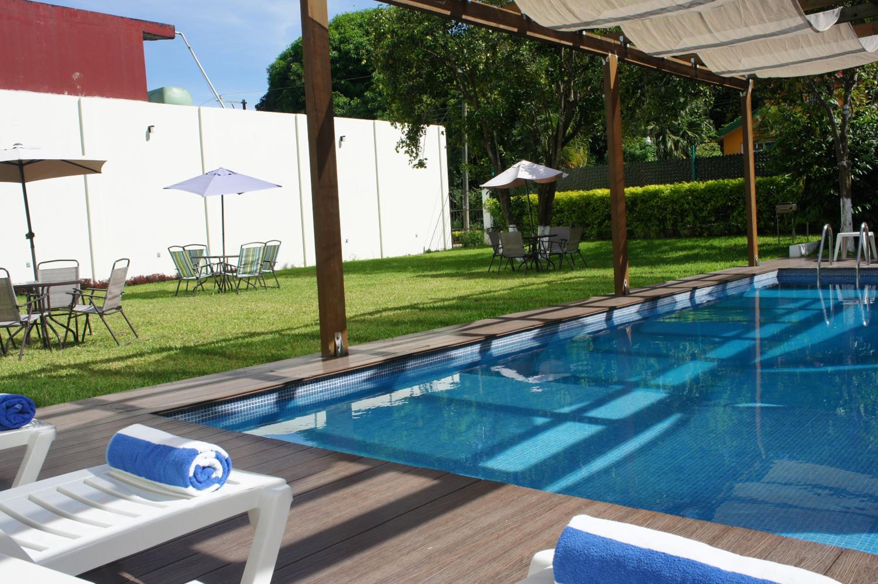 Relax Inn Suites 25/50