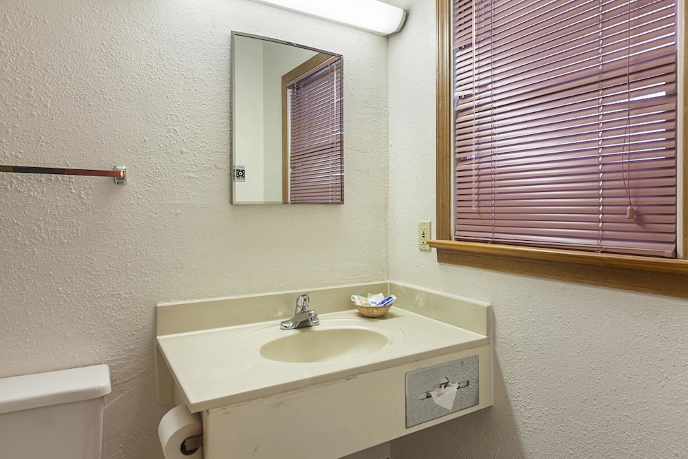 Rodeway Inn Wauseon OH 25/41