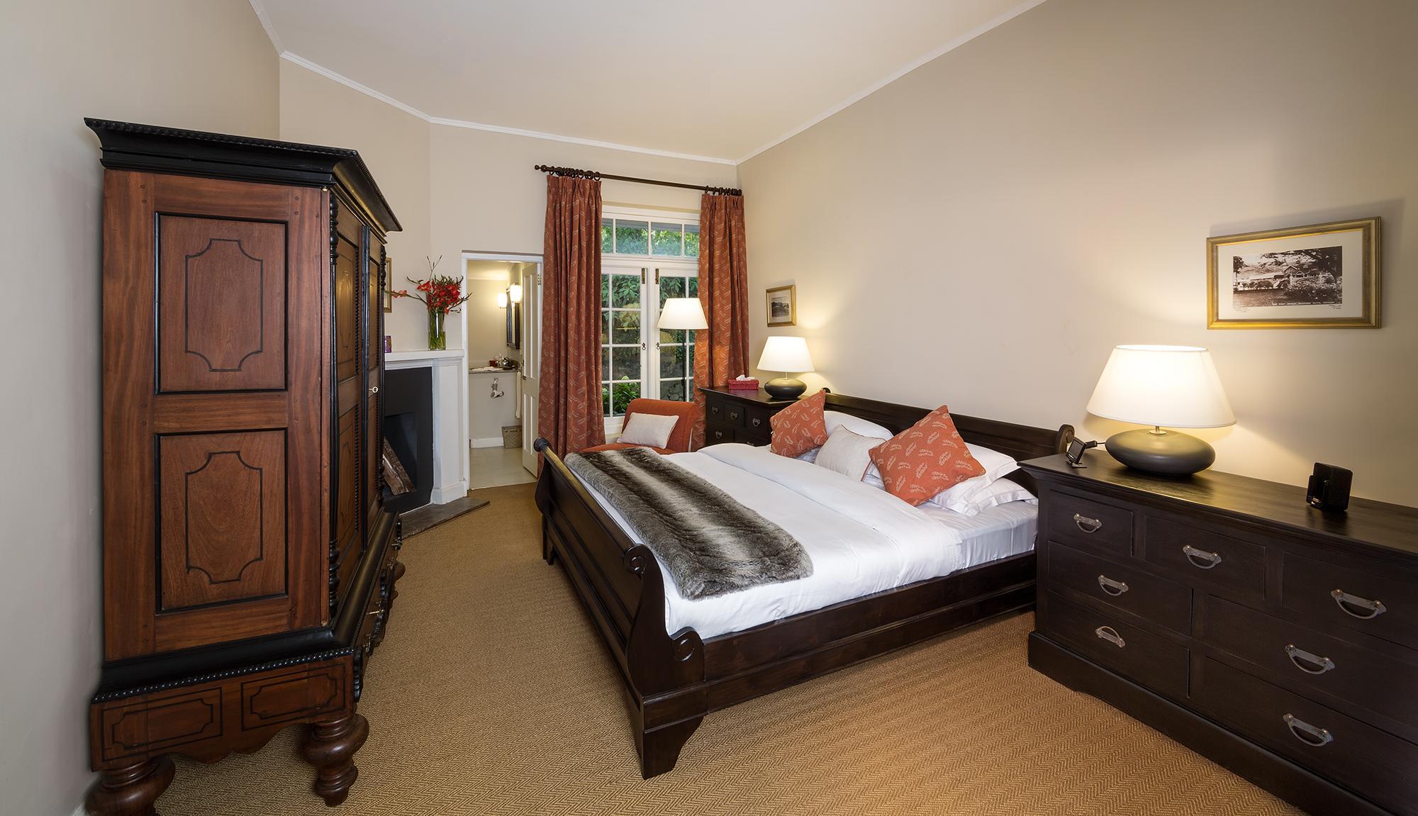 DELUXE, SUITE