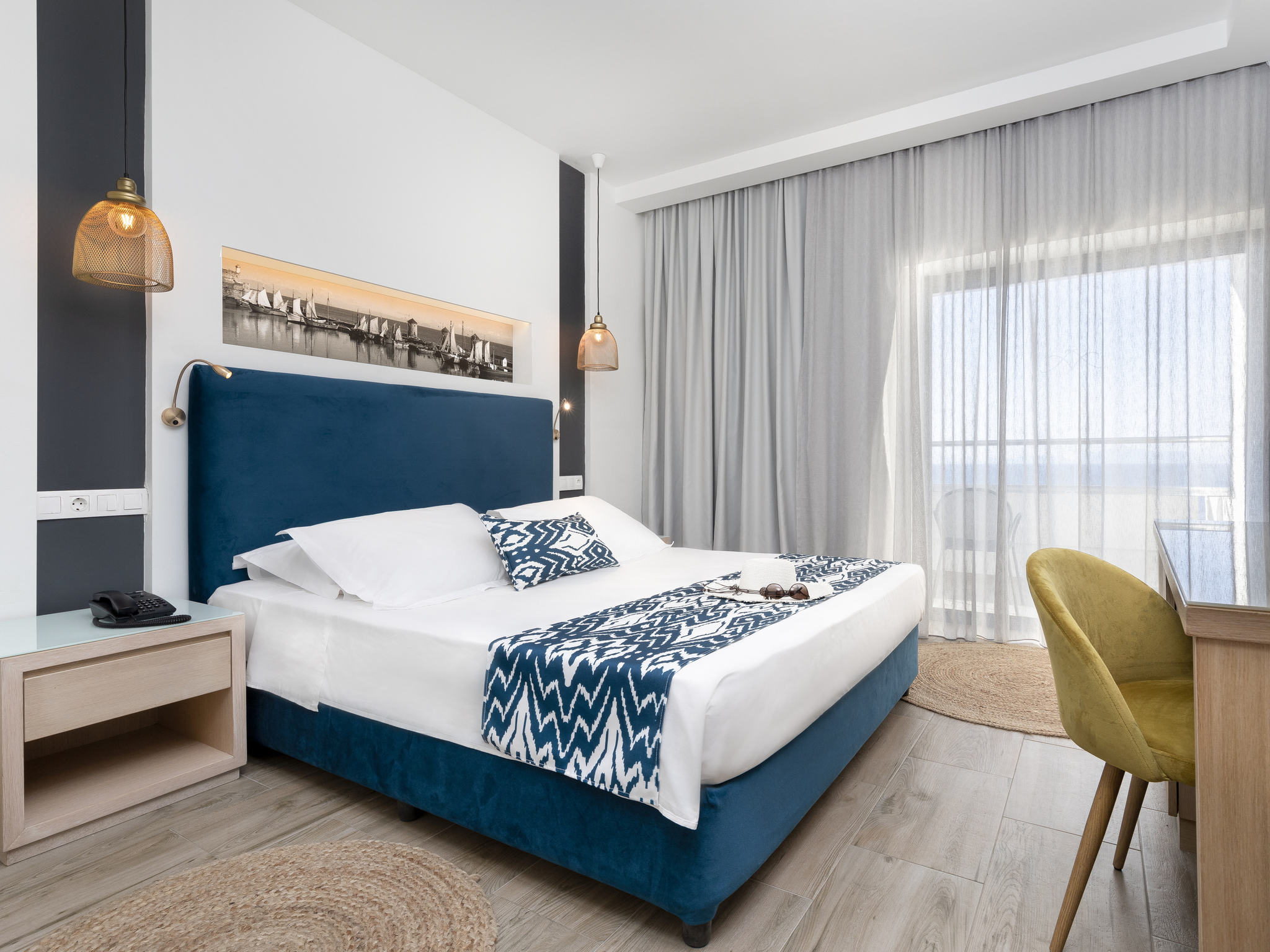 JUNIOR SUITE, KING BED, SOFA, PRIVATE POOL, TERRACE