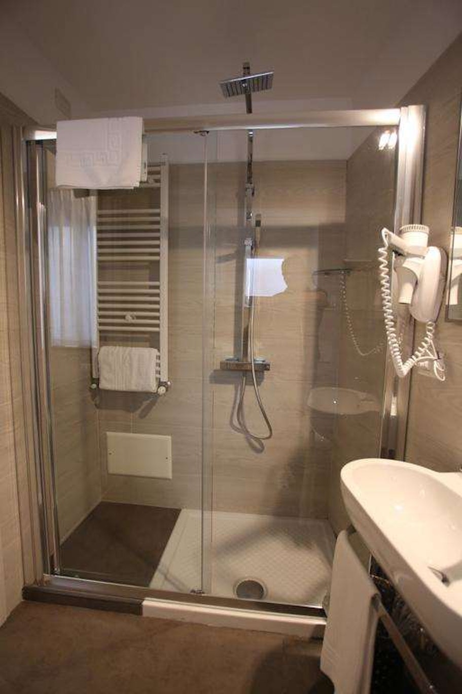 HOTEL EUBEA 77/79