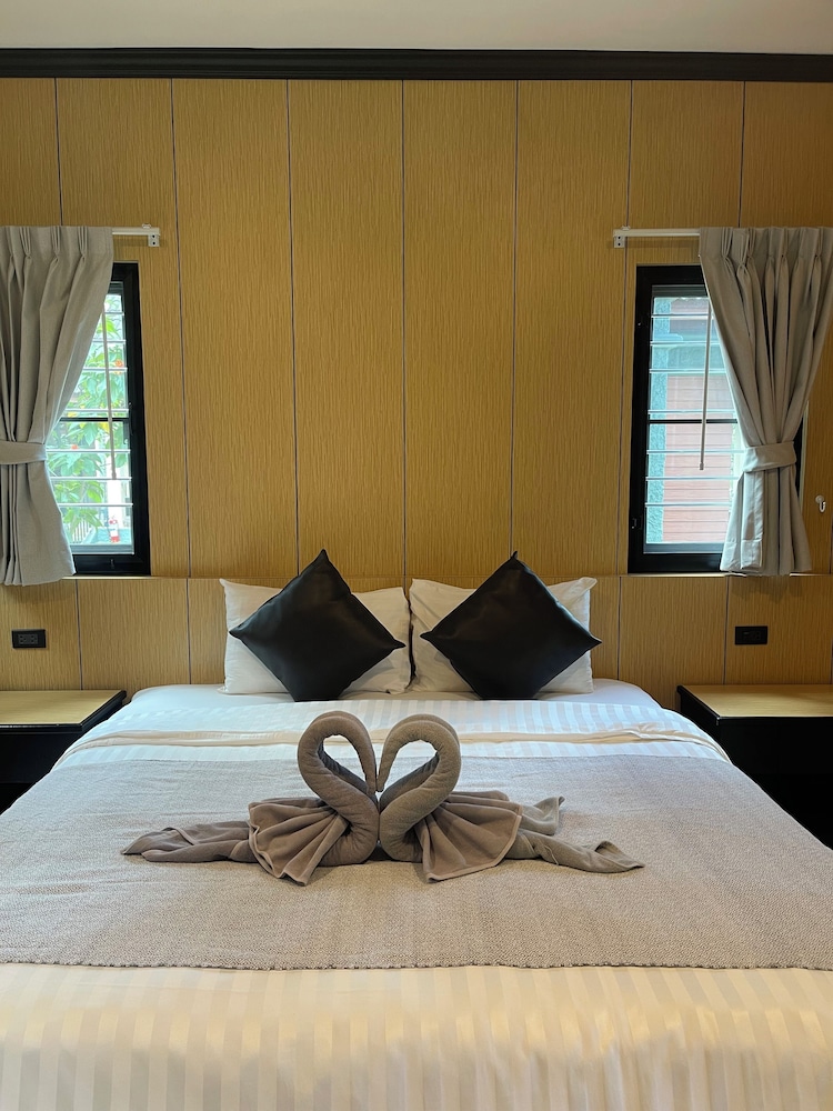 Roof Top, Garden, Bungalow, Queen Bed