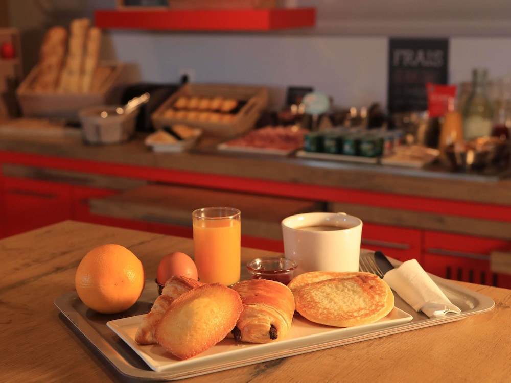 Ibis Aurillac 27/63