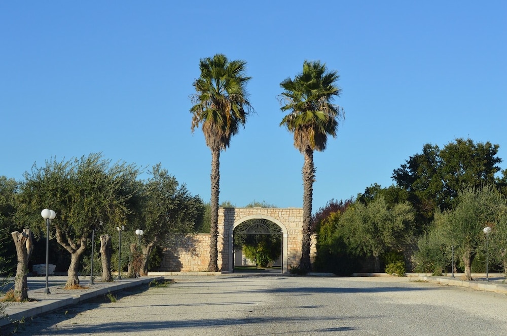 Hotel Relais Antica Masseria 64/72